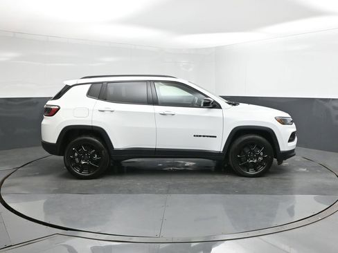New 2026 Jeep Compass Latitude image 26