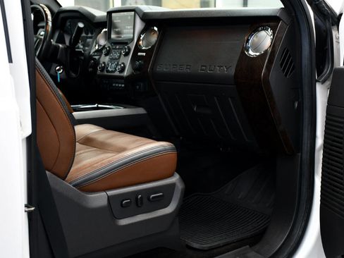 Used 2014 Ford F250 Platinum w/ FX4 Off-Road Package image 33