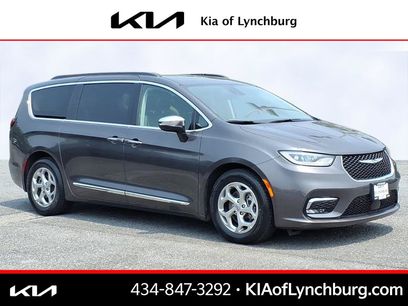 Used 2023 Chrysler Pacifica Limited