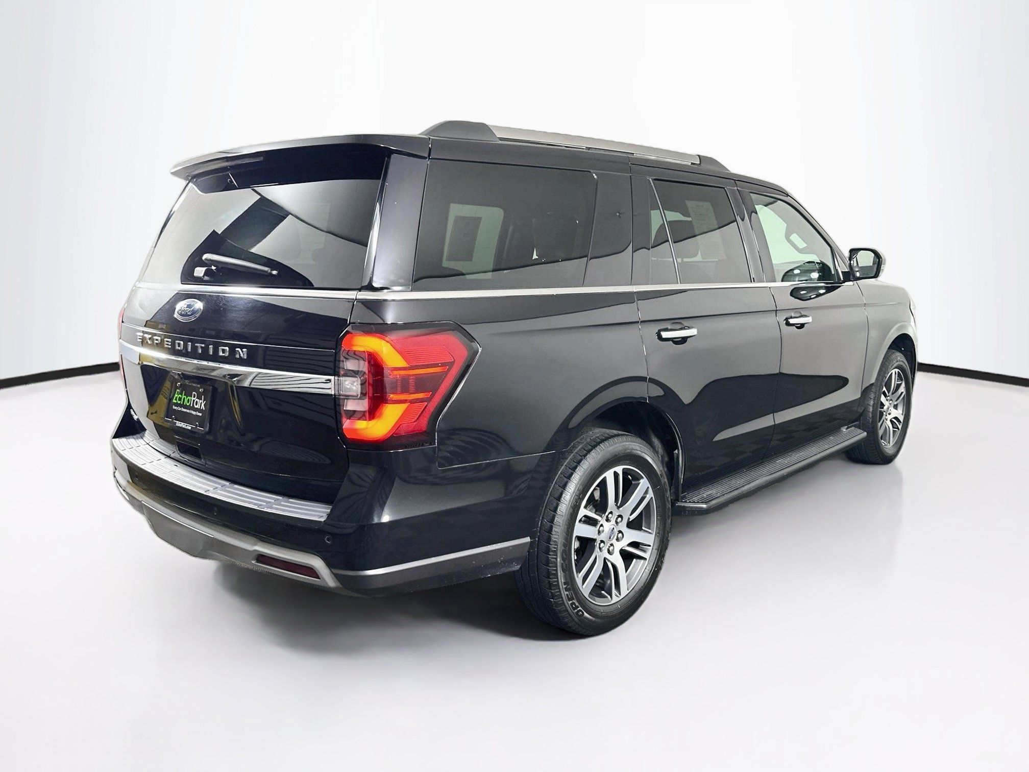 Used 2024 Ford Expedition Limited RWD image 9