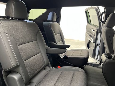 Used 2024 Chevrolet Traverse LT FWD image 24