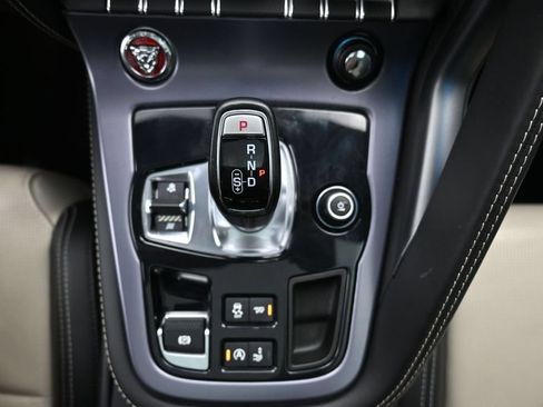 Used 2020 Jaguar F-TYPE R AWD/4WD image 19