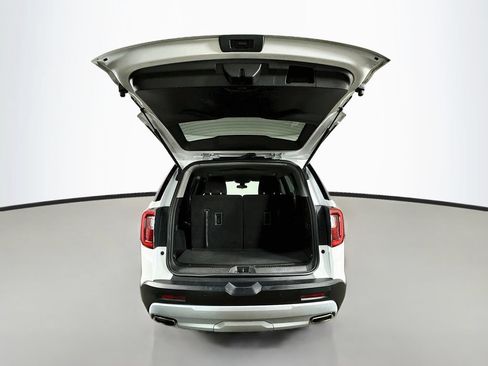 Used 2023 GMC Acadia SLE FWD image 35