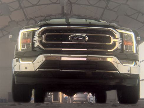 Used 2022 Ford F150 XLT w/ Equipment Group 302A High AWD/4WD image 6