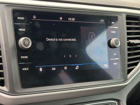 Used 2021 Volkswagen Atlas Cross Sport SE w/ Panoramic Sunroof Package FWD image 26