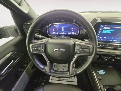 Used 2024 Chevrolet Silverado 2500 ZR2 w/ Technology Package image 12