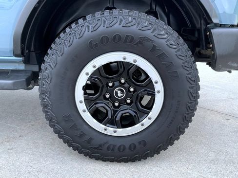 Used 2022 Ford Bronco Outer Banks w/ Sasquatch Package AWD/4WD image 22