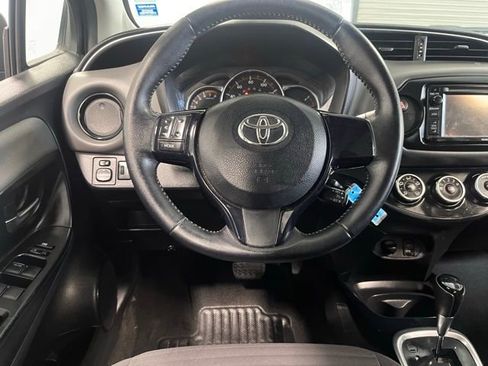 Used 2015 Toyota Yaris SE image 22