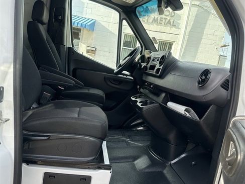 Used 2023 Mercedes-Benz Sprinter 2500 image 29