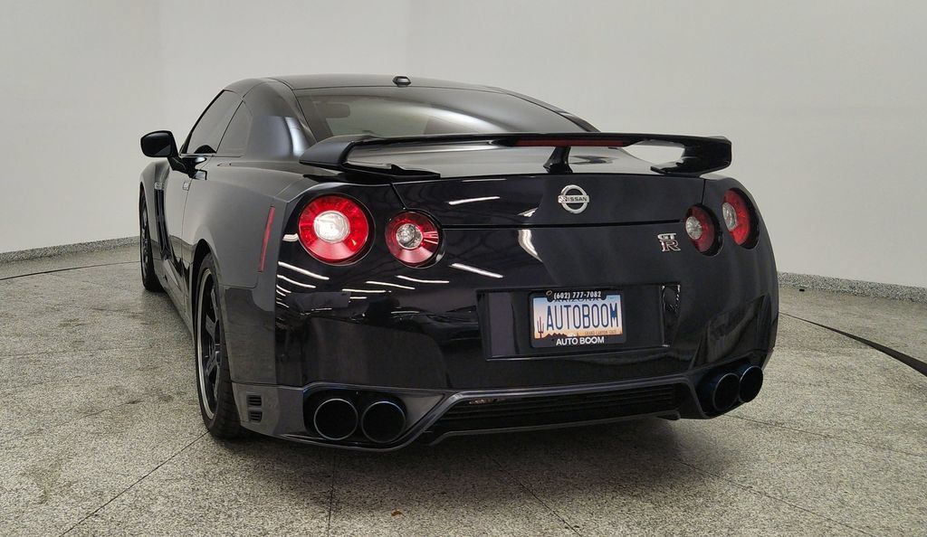 Used 2012 Nissan GT-R Black Edition AWD/4WD image 4