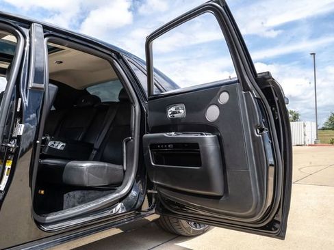 Used 2013 Rolls-Royce Ghost RWD image 22