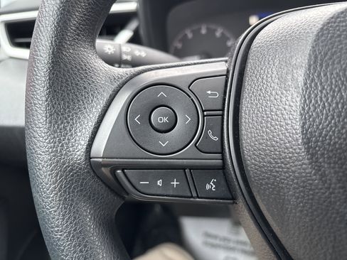 Certified 2025 Toyota Corolla LE image 21