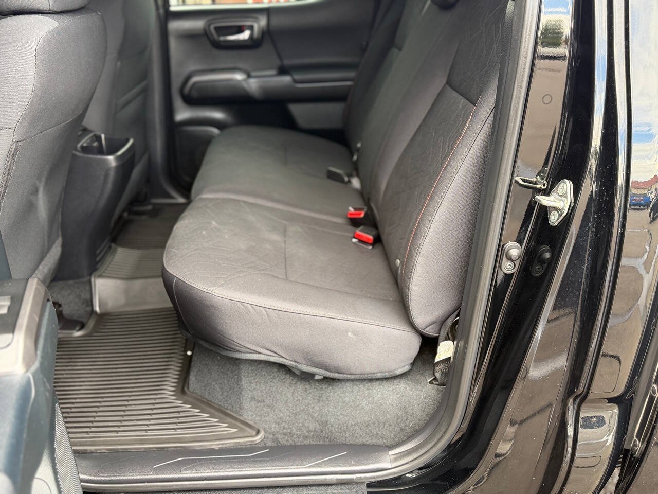 Used 2017 Toyota Tacoma TRD Sport w/ Tow Package AWD/4WD image 27