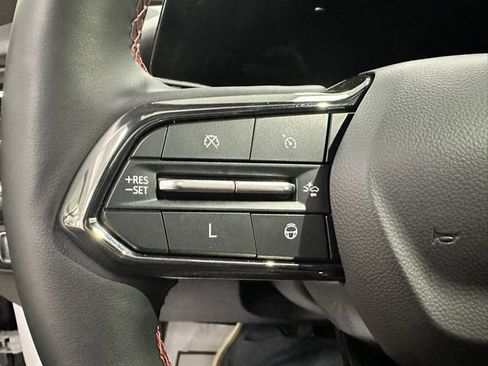 Used 2024 Chevrolet Traverse RS image 19