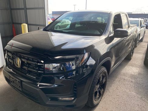 Used 2025 Honda Ridgeline Black Edition image 2