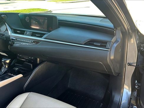 Used 2019 Lexus ES 350 w/ Premium Package image 20