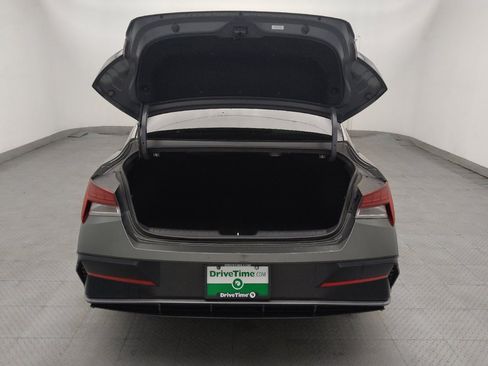 Used 2025 Hyundai Elantra Limited FWD image 29