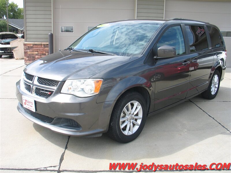 Used 2016 Dodge Grand Caravan SXT w/ Rear Park Assist Package FWD image 30