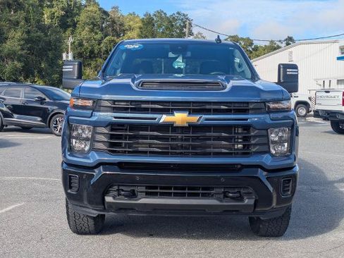 Used 2026 Chevrolet Silverado 2500 Custom w/ Custom Value Package AWD/4WD image 9