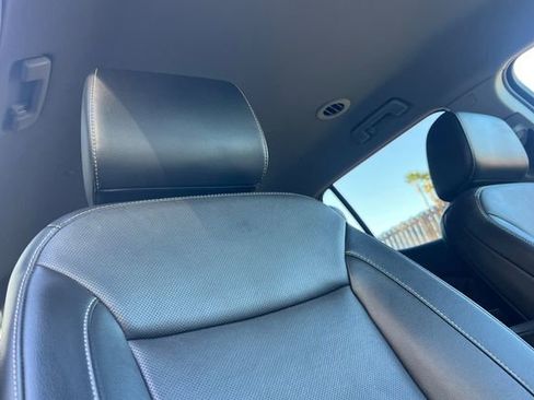 Used 2023 GMC Acadia SLT image 20