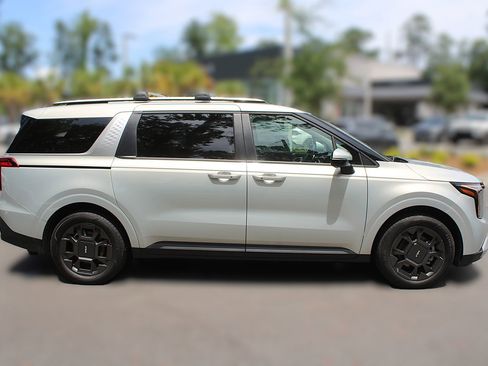 New 2026 Kia Carnival EX image 17