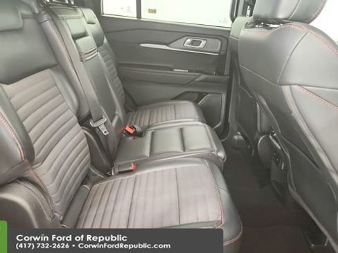 Used 2025 Ford Explorer ST-Line w/ ST-Line Street Pack image 26