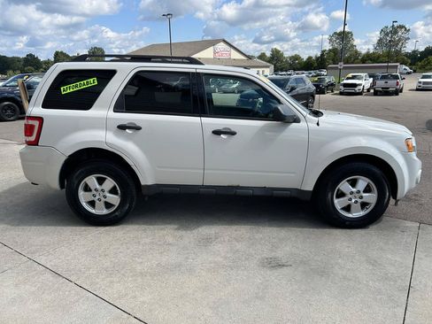 Used 2012 Ford Escape XLT AWD/4WD image 4