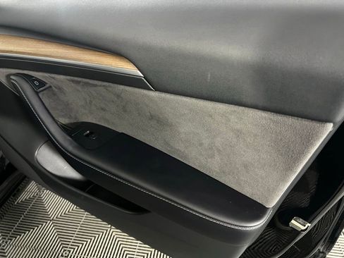 Used 2023 Tesla Model 3 Standard Range image 34