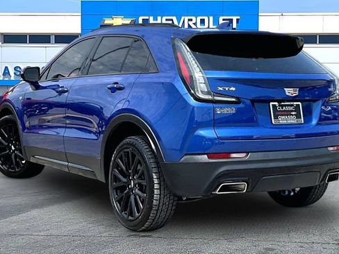 Used 2023 Cadillac XT4 Sport FWD image 3