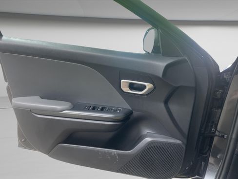 Used 2025 Kia K4 FWD image 12