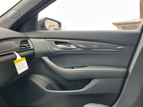 New 2026 Cadillac CT5 V w/ LPO, ONYX Package image 37