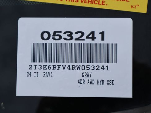 Used 2024 Toyota RAV4 XSE w/ Weather Package AWD/4WD image 7