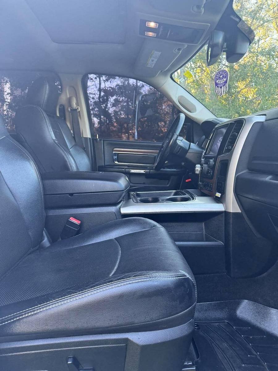 Used 2017 RAM 1500 Laramie w/ Convenience Group AWD/4WD image 11