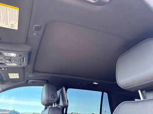 Used 2023 GMC Yukon Denali RWD image 11