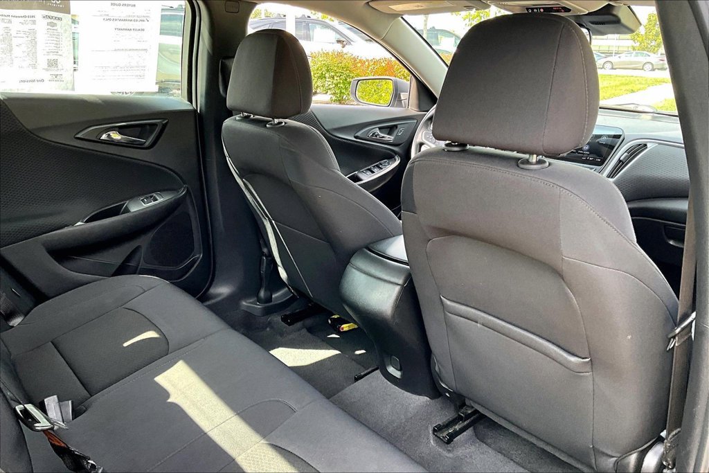 Used 2023 Chevrolet Malibu LS FWD image 28