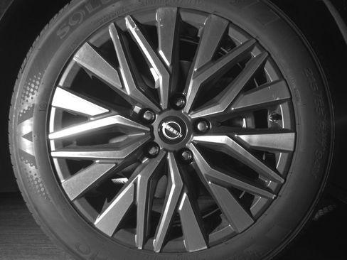 Used 2025 Nissan Altima 2.5 SV FWD image 13