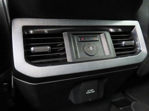 Used 2025 Ford F250 Platinum image 11