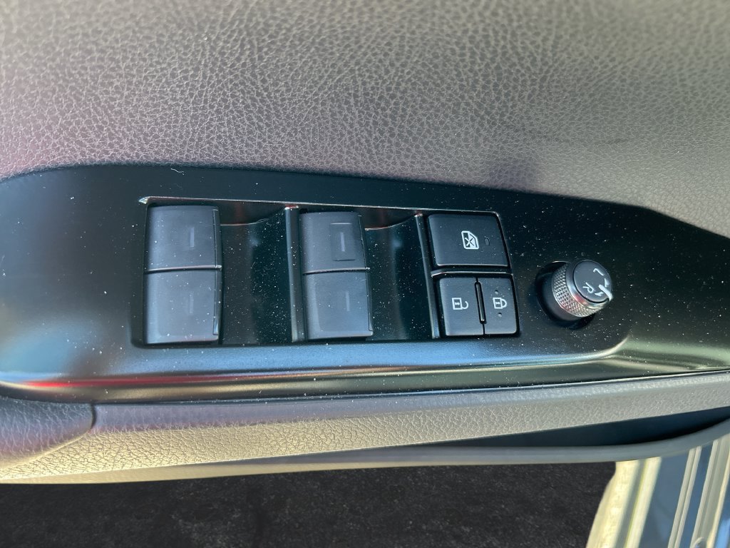 Used 2026 Toyota Camry SE FWD image 13