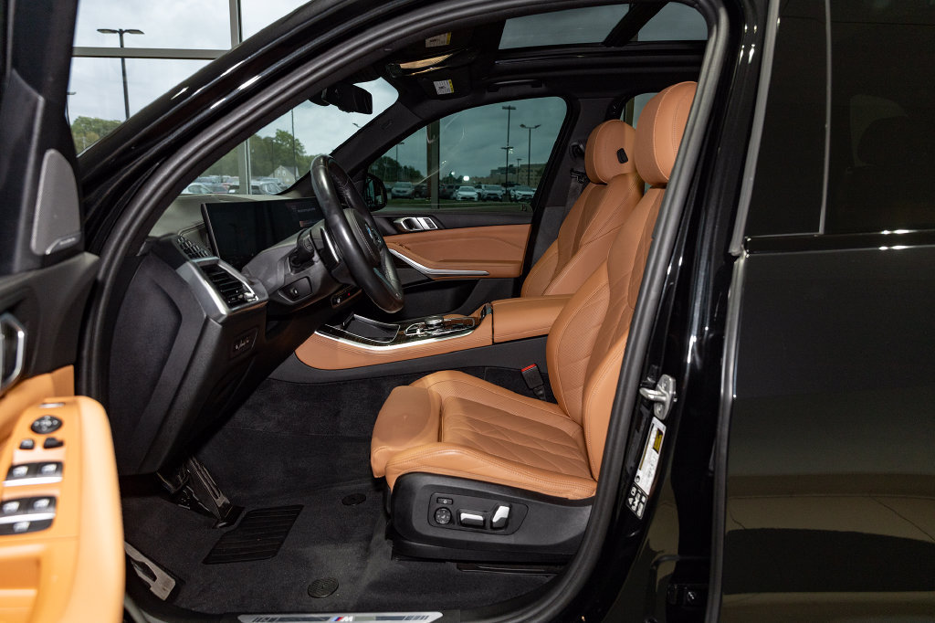 Used 2024 BMW X5 xDrive40i w/ M Sport Package AWD/4WD image 13