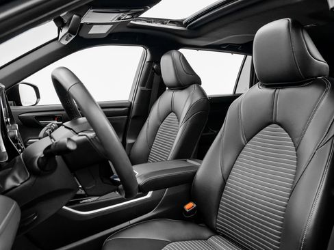 Used 2023 Toyota Highlander XSE image 27