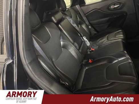 Used 2023 Jeep Cherokee Altitude Lux image 32