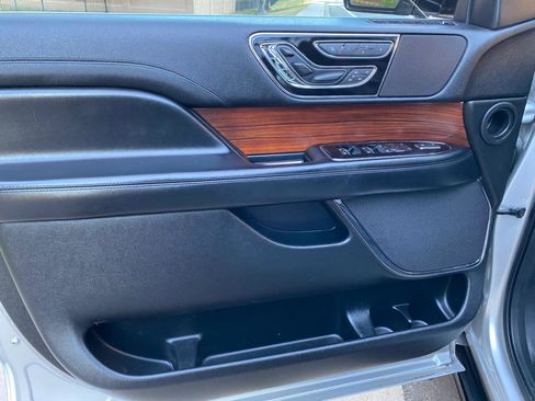 Used 2019 Lincoln Navigator L Reserve w/ Cargo Package image 23