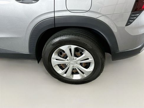 Used 2024 Chevrolet Trax LS FWD image 11