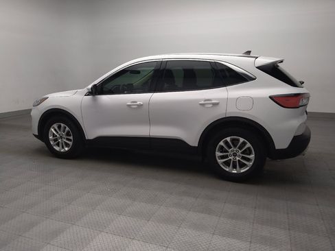 Used 2020 Ford Escape SE FWD image 3