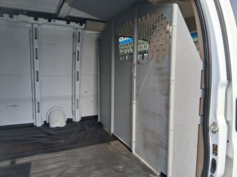 Used 2017 Chevrolet Express 2500 image 11