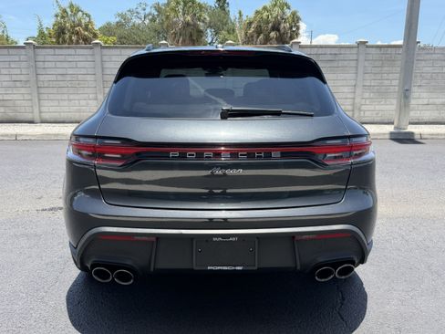 Certified 2023 Porsche Macan AWD/4WD image 12