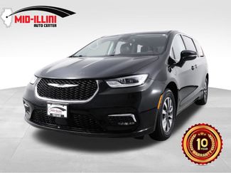 Used 2022 Chrysler Pacifica Touring-L FWD 360° Tour