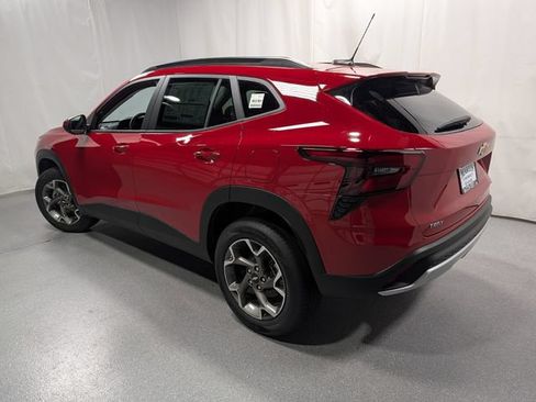 New 2026 Chevrolet Trax LT w/ Driver Confidence Package FWD image 6