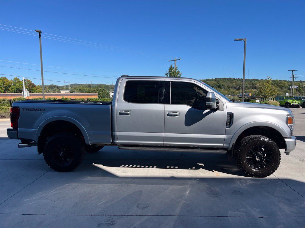 Used 2022 Ford F350 Lariat w/ Tremor Off-Road Package AWD/4WD image 21