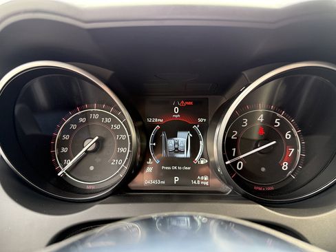 Used 2018 Jaguar F-TYPE R image 22